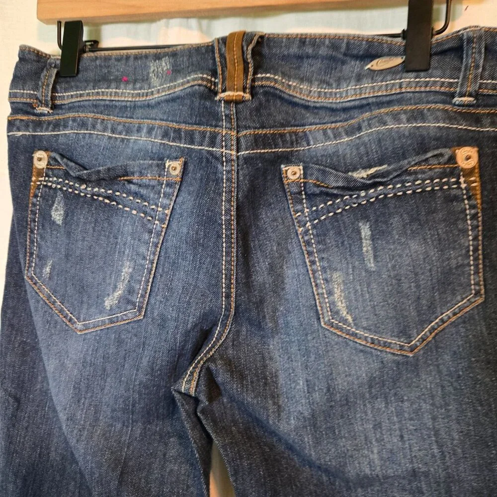 Candies jeans womens Size 9 medium wash pedal pushers cuffed denim distressed